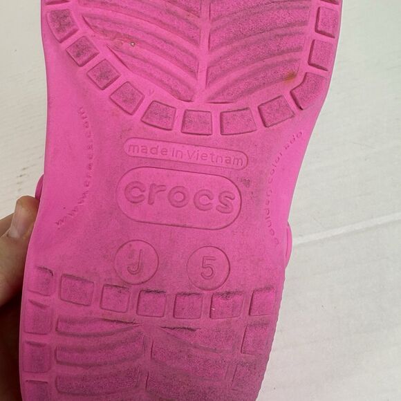 Crocs Girls Youth Size J5 Classic Clog Slip On Ultra Light Sandals Pink - Picture 9 of 10